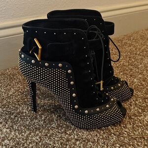Alexander McQueen Studded Ankle Boots 36